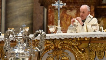 ĐTC cử hành lễ truyền Dầu tại Vatican