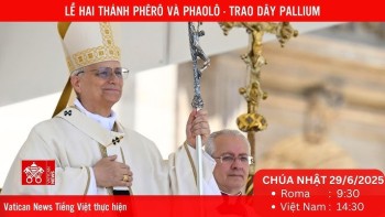 Thánh Lễ Phêrô và Phaolô - trao dây Pallium