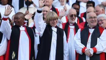 Khoảng 700 giáo sĩ Anh giáo đã gia nhập Công giáo