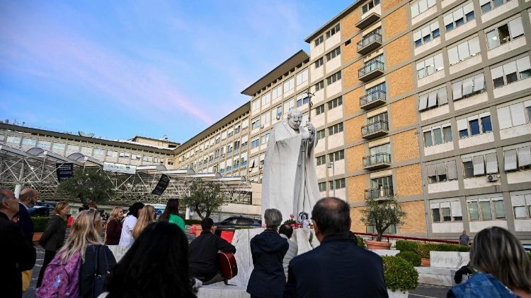 Chiều 17/10, Đức Thánh Cha sẽ xuất viện